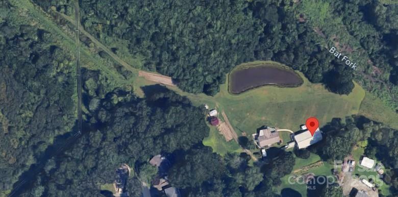 Property Photo: 520 Loop Road NC 28792