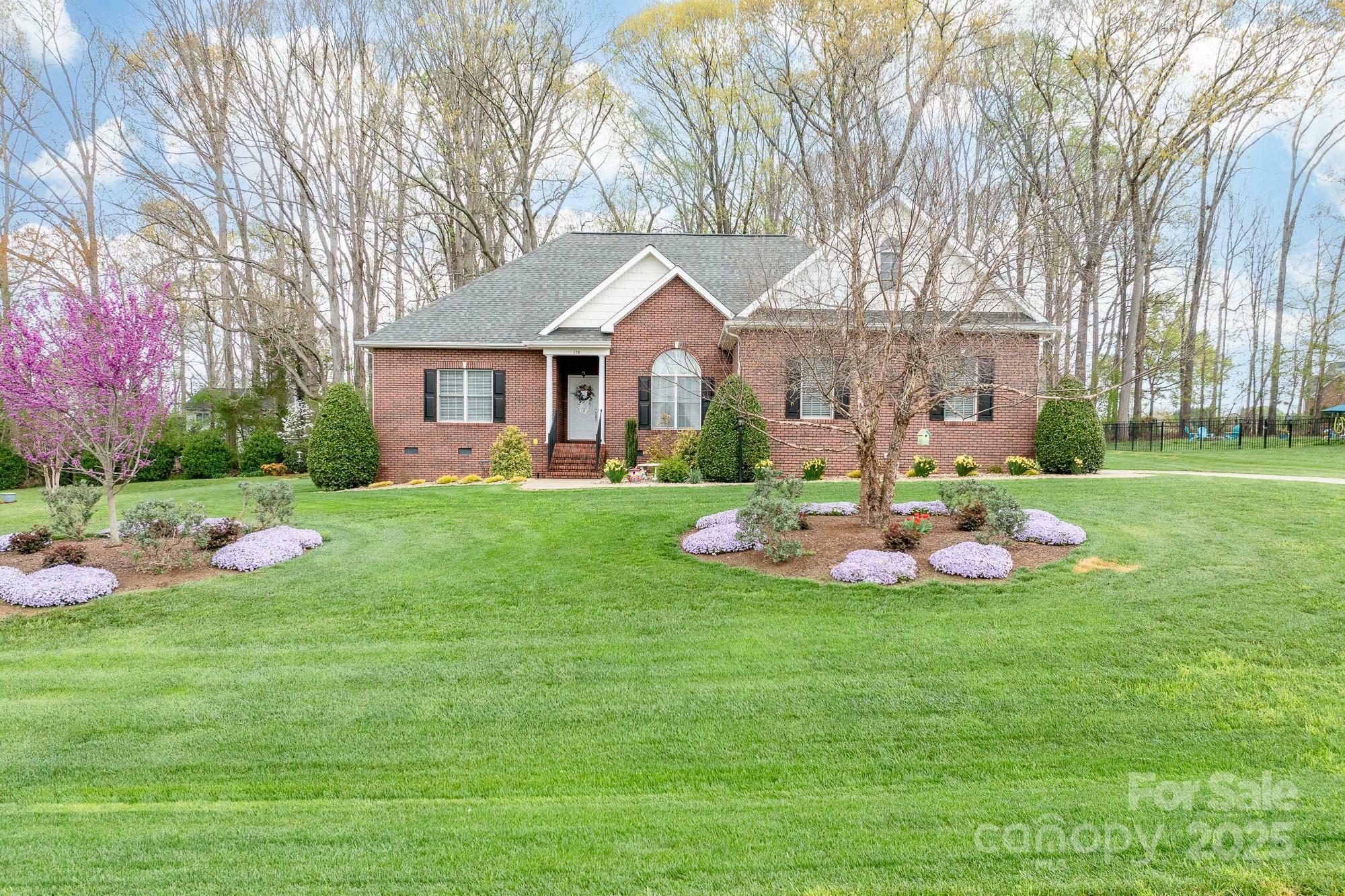 Property Photo: 158 Canopy Oak Lane NC 28625