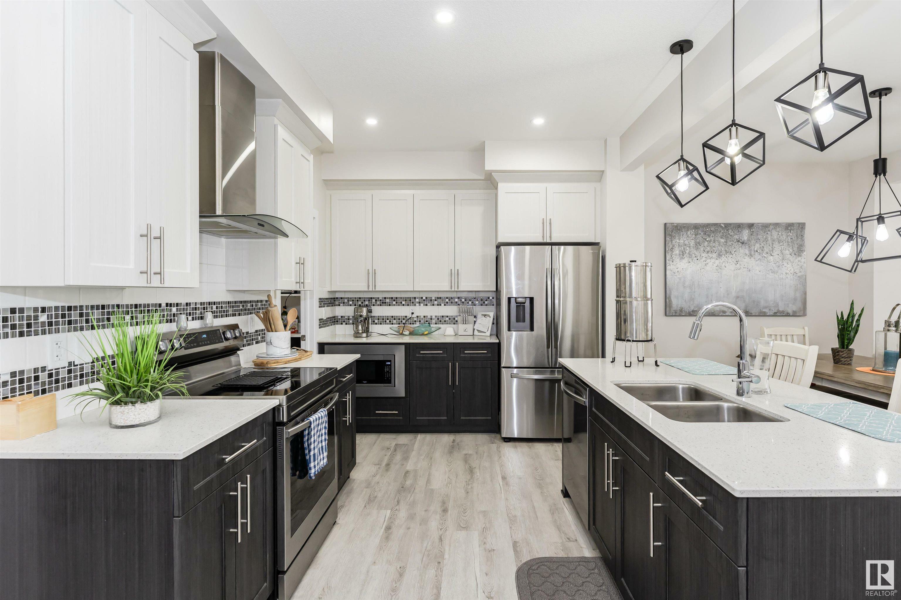 Photo de la propriété: 2023 157 Street SW AB T6W 5E3