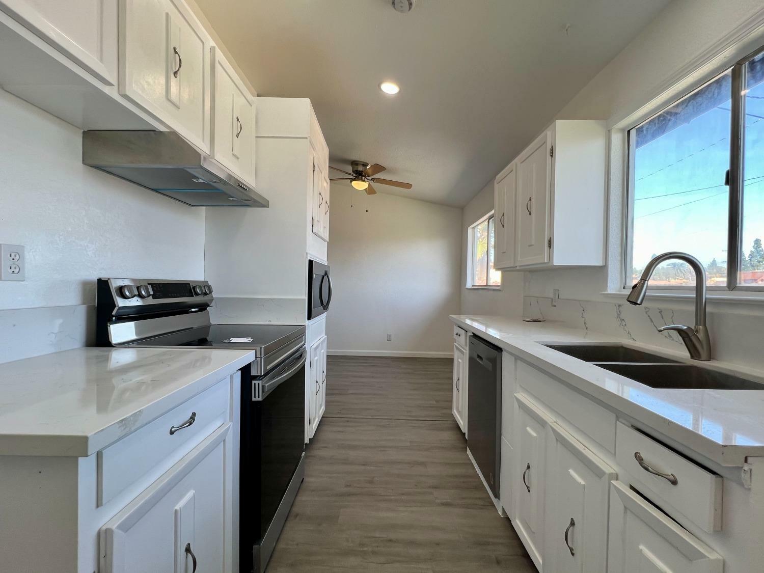 Property Photo: 115 Beverly Drive CA 93612