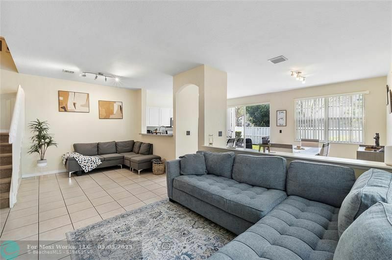 Property Photo: 9090 NW 40th Pl FL 33351