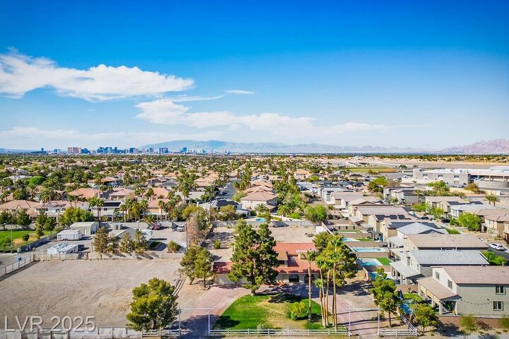 Property Photo: 1410 East Serene Avenue NV 89123
