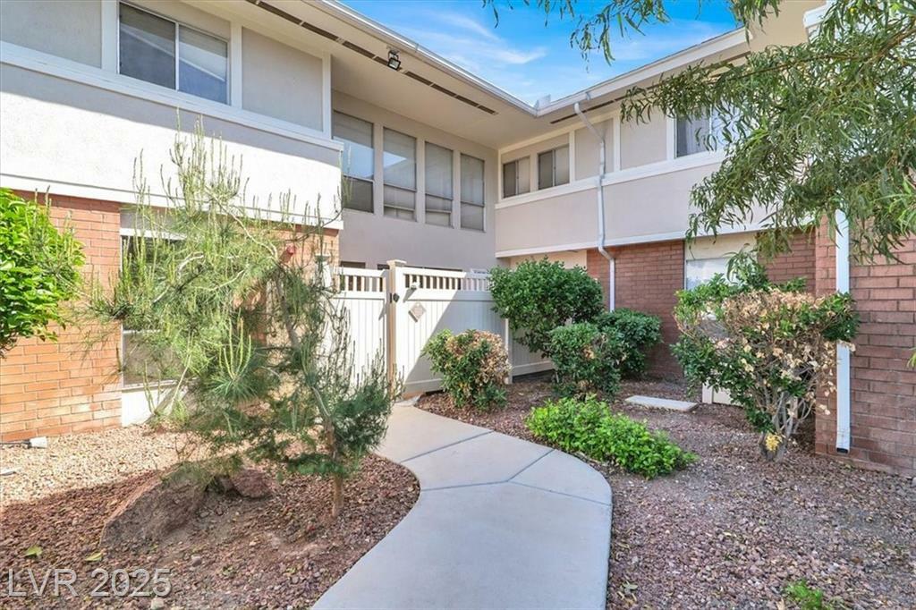 Property Photo: 697 Oakmont Avenue 3311 NV 89109