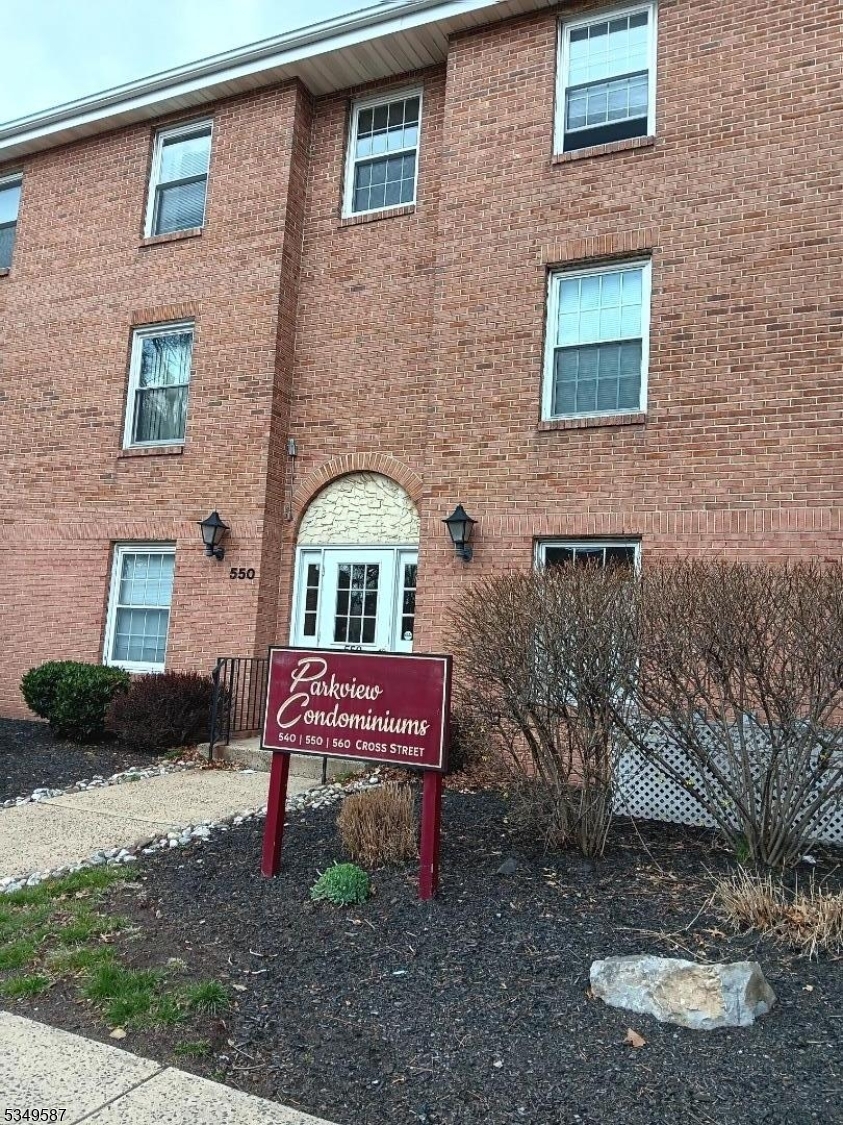 550 Cross St 3B  Harrison Town NJ 07029 photo