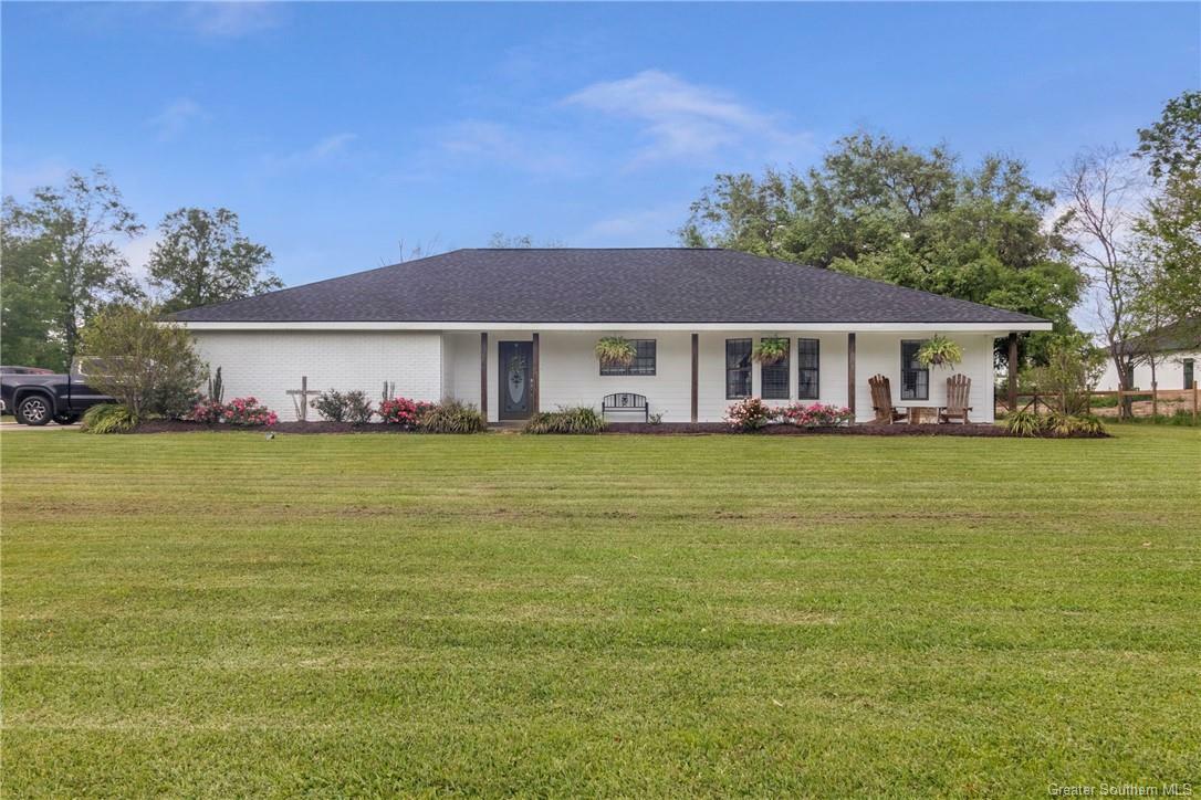 Property Photo: 2814 E Tank Farm Road LA 70607