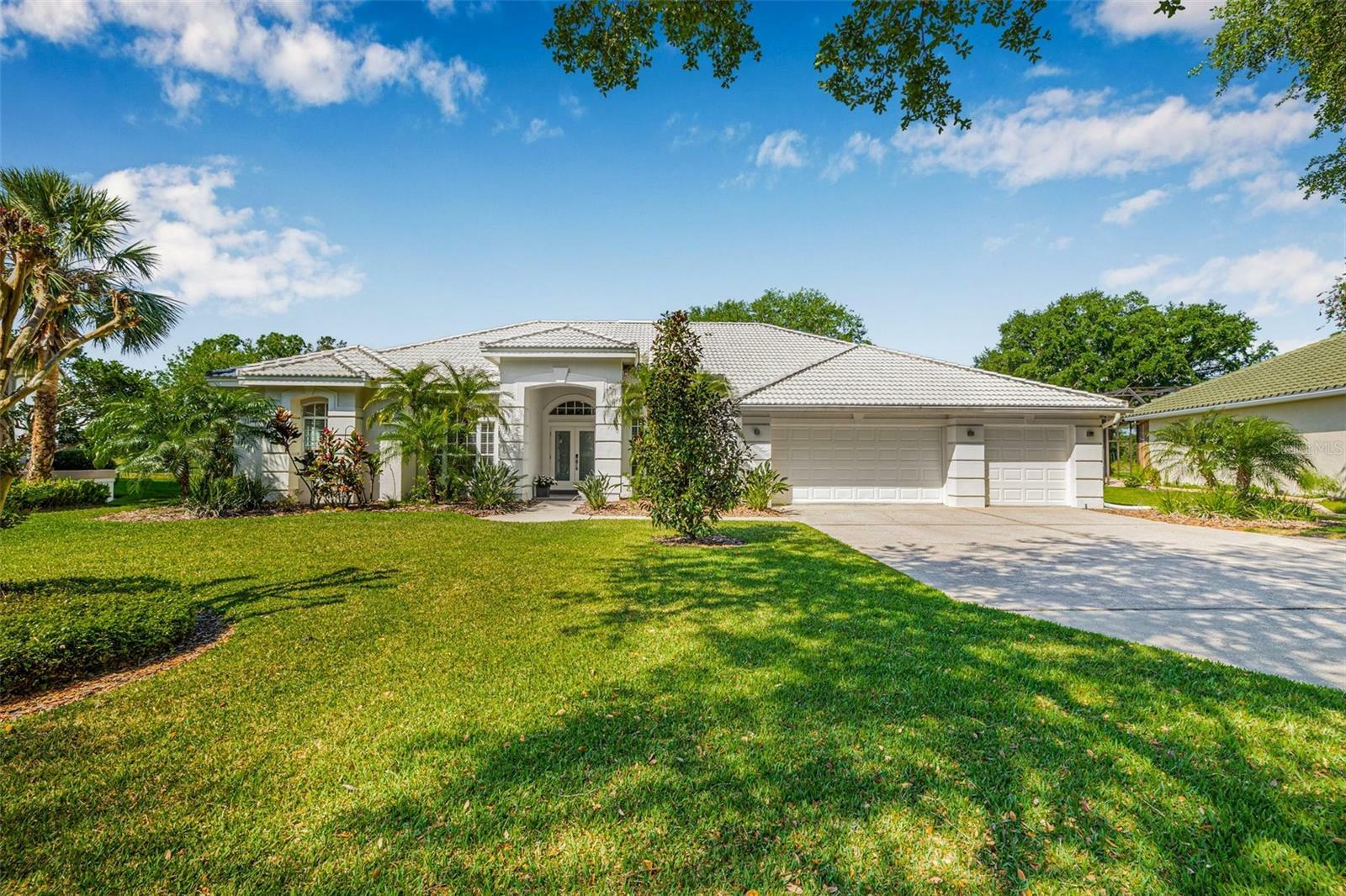 Property Photo: 17406 Heather Oaks Place FL 33647