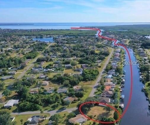 Property Photo: 550 E Tarpon Boulevard NW FL 33952