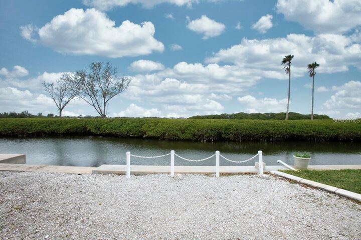 Property Photo: 2840 Trinidad Way FL 34221