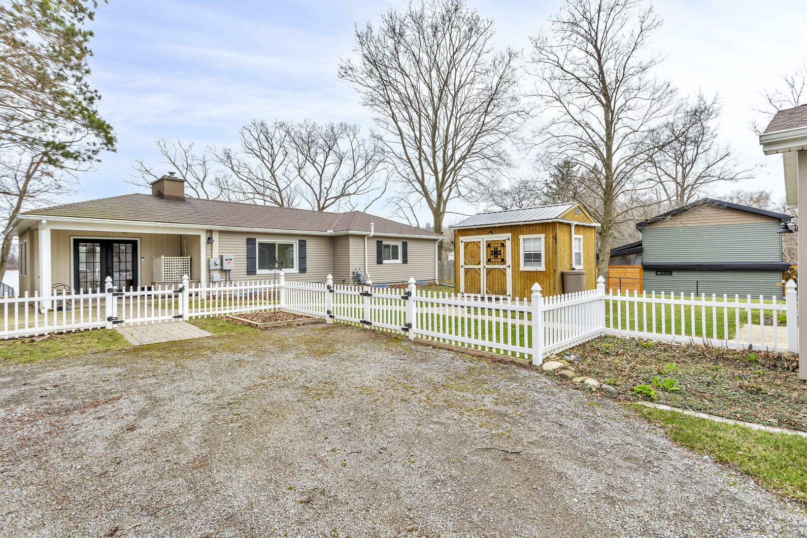 12569 S Crystal Lake Drive  Cement City MI 49233 photo
