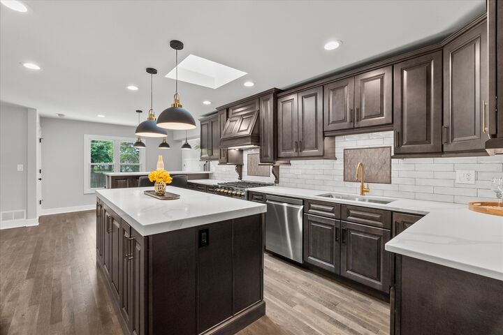 Property Photo: 0S424 S Cadwell Avenue IL 60126