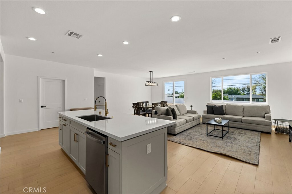 Property Photo: 24327 Dunlavy Court CA 92557