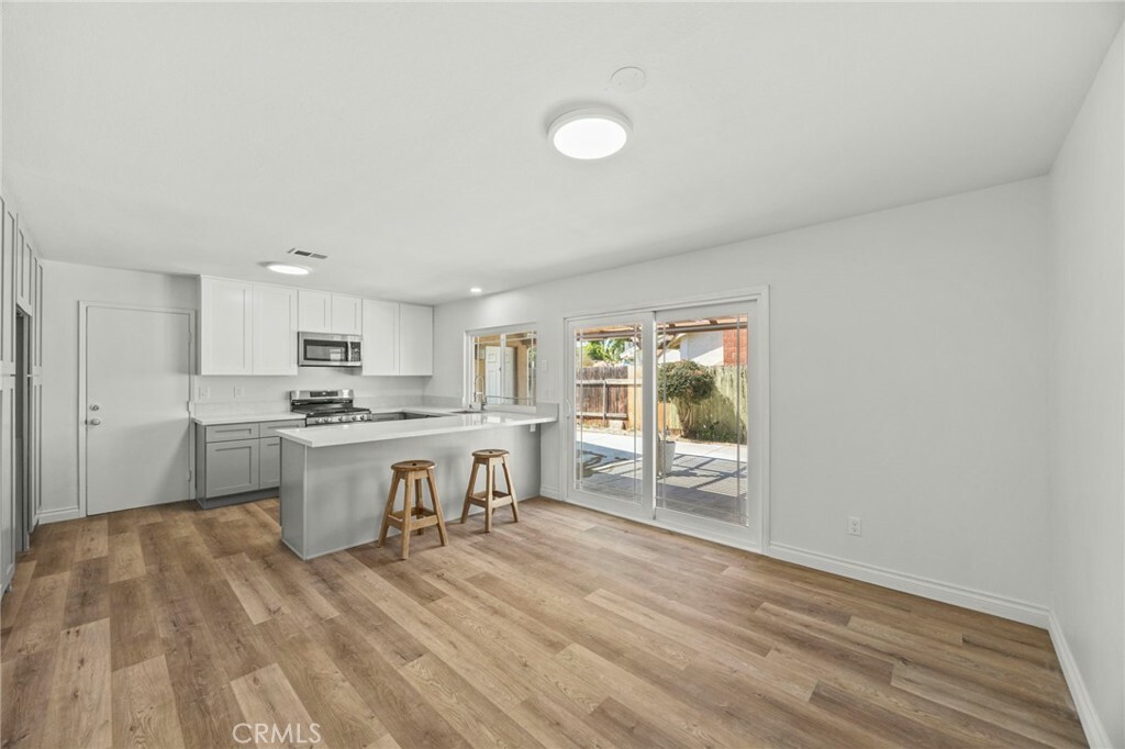 Property Photo: 10069 Hershey Way CA 92503