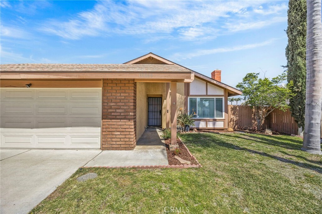 Property Photo:  10069 Hershey Way  CA 92503 