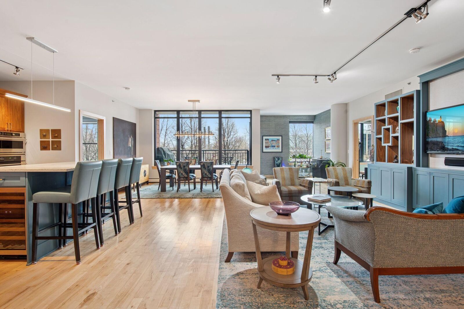 Property Photo: 215 10th Avenue S 204 MN 55415