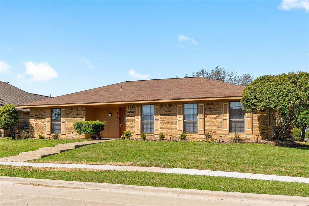 Property Photo: 1890 Happy Pass Drive TX 75077