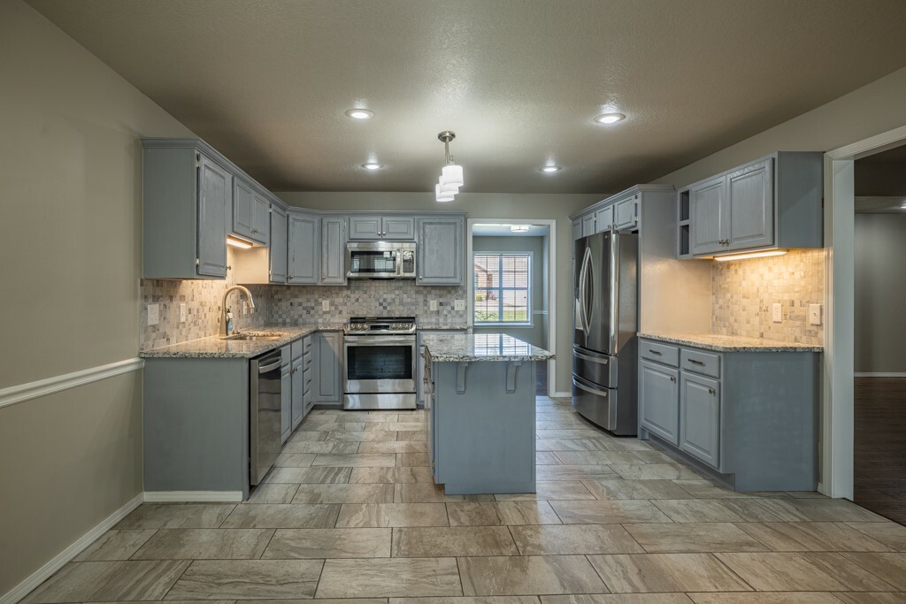 Property Photo: 2106 Lazy L Street AR 72758