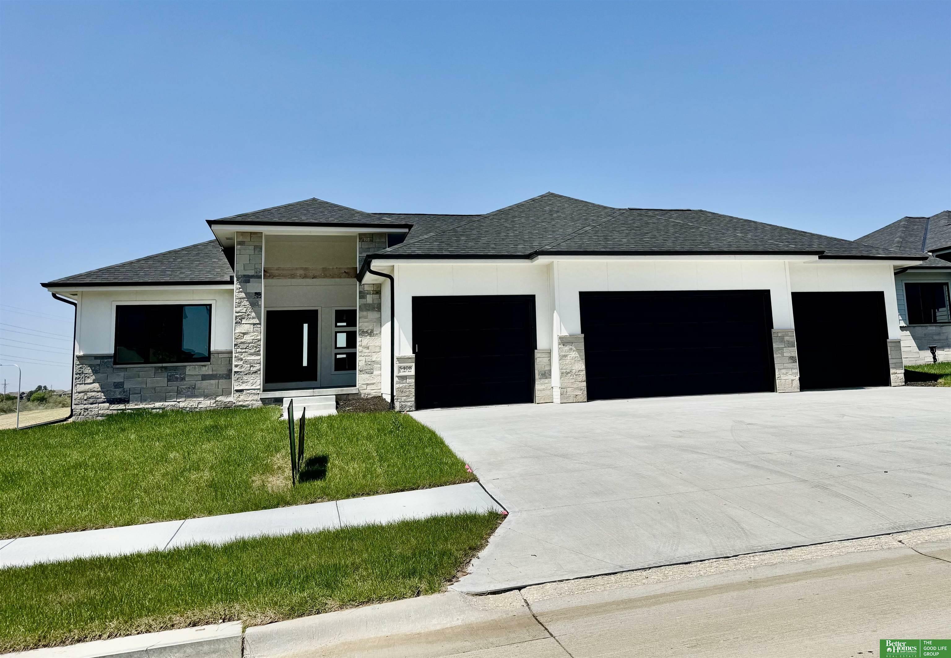 Property Photo: 5408 N 196th Avenue NE 68022