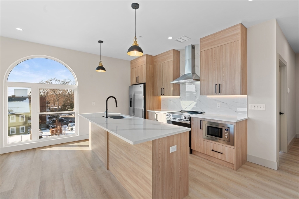 Property Photo: 463 Franklin St 301 MA 02176