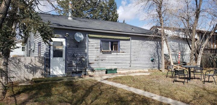 Property Photo: 216 3 Avenue N AB T0L 0R0