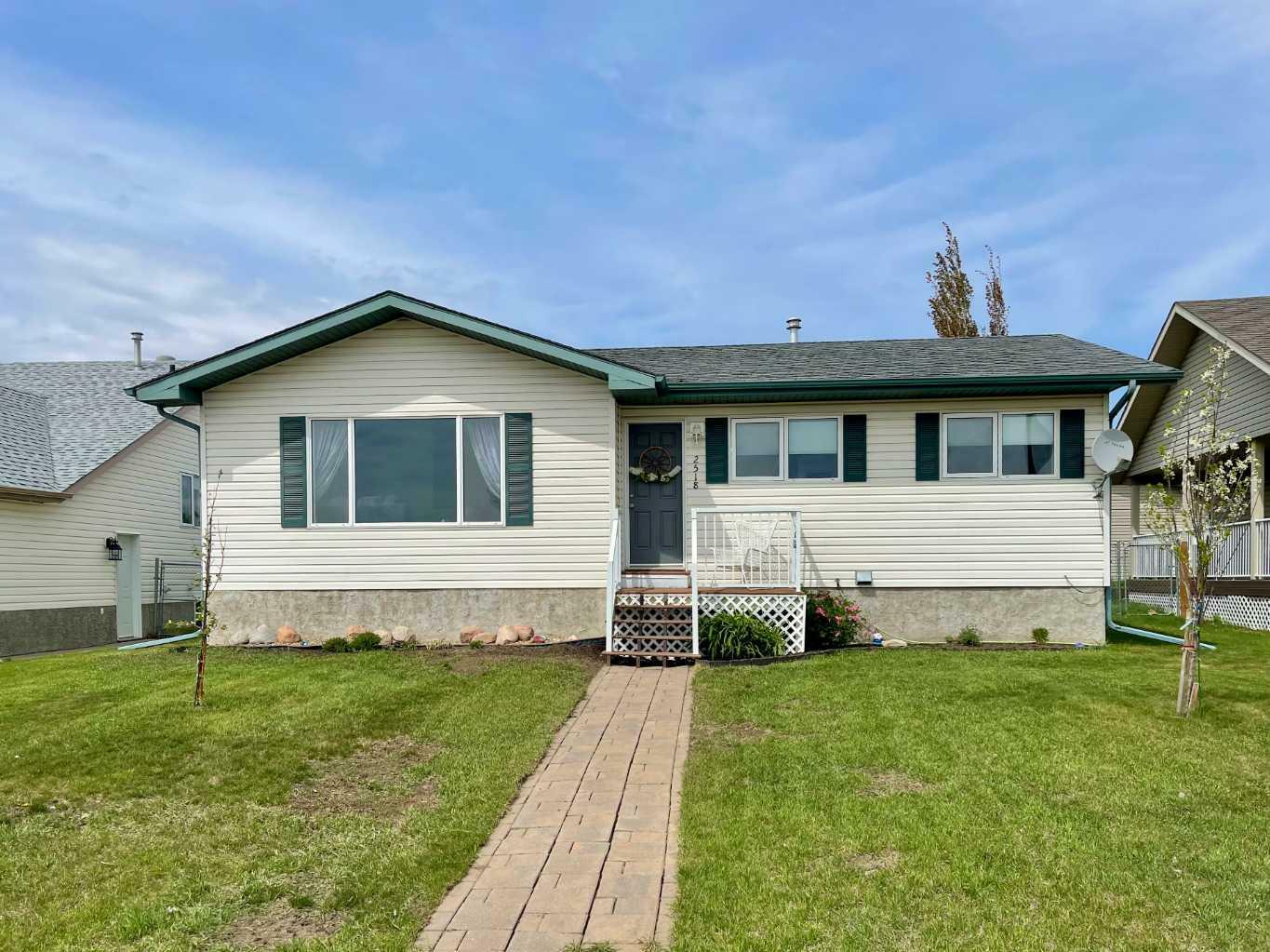 2518 8 Avenue  Wainwright AB T9W 1V8 photo