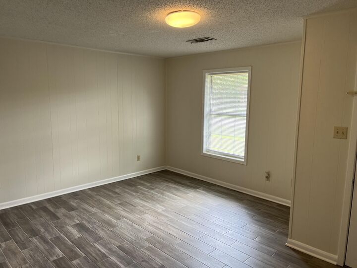 Property Photo:  702 W North St  LA 71446 