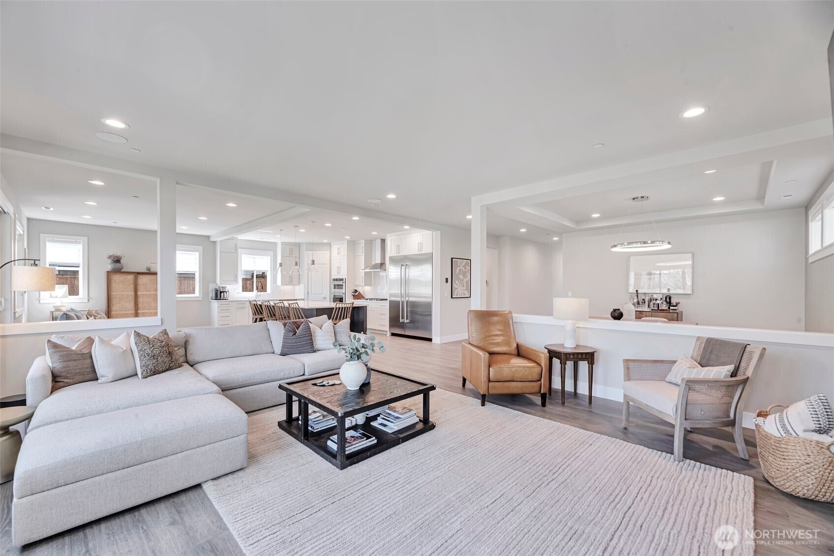 Property Photo: 974 NW Pickering Street WA 98027
