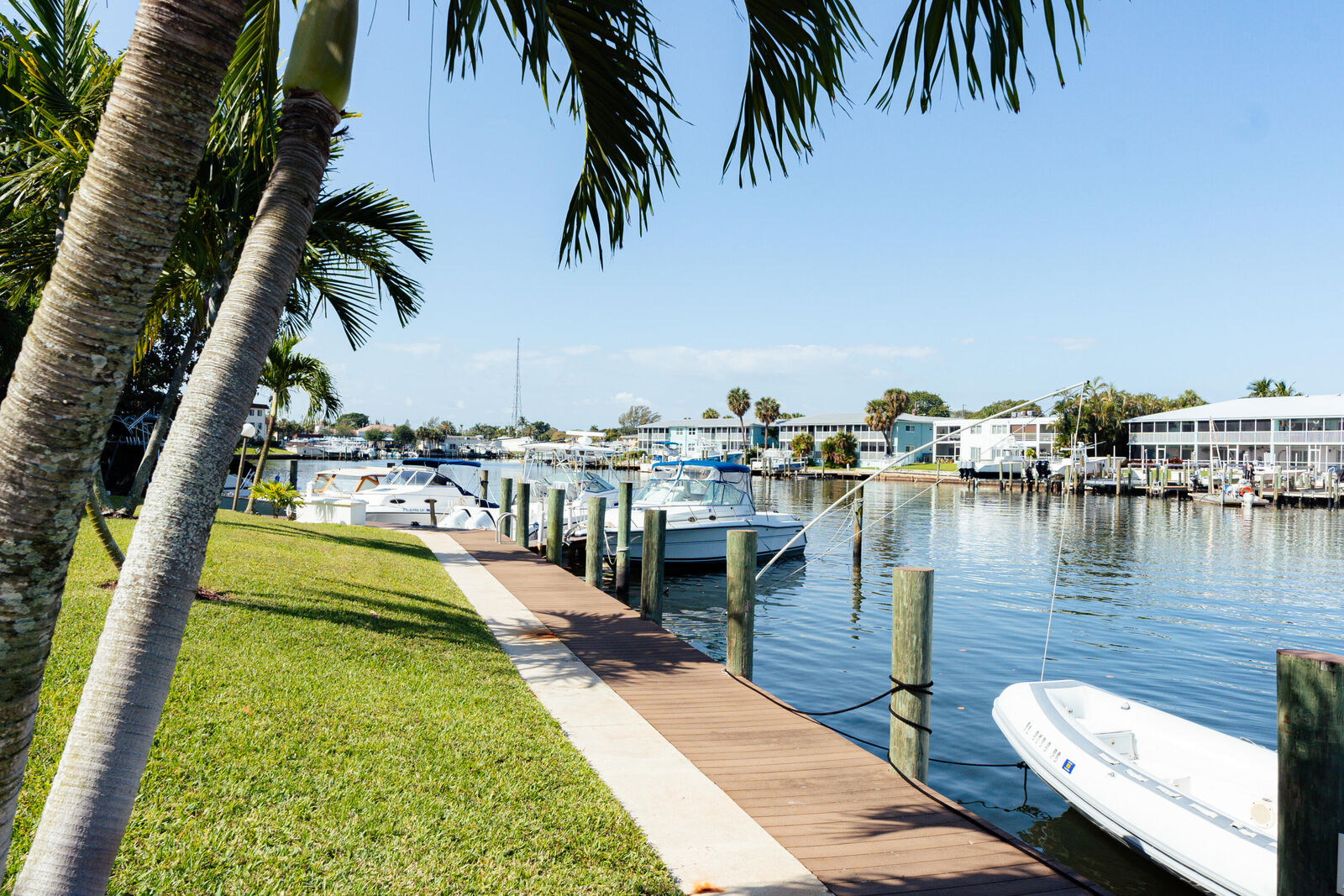 Property Photo:  630 Southwind Circle 2  FL 33408 