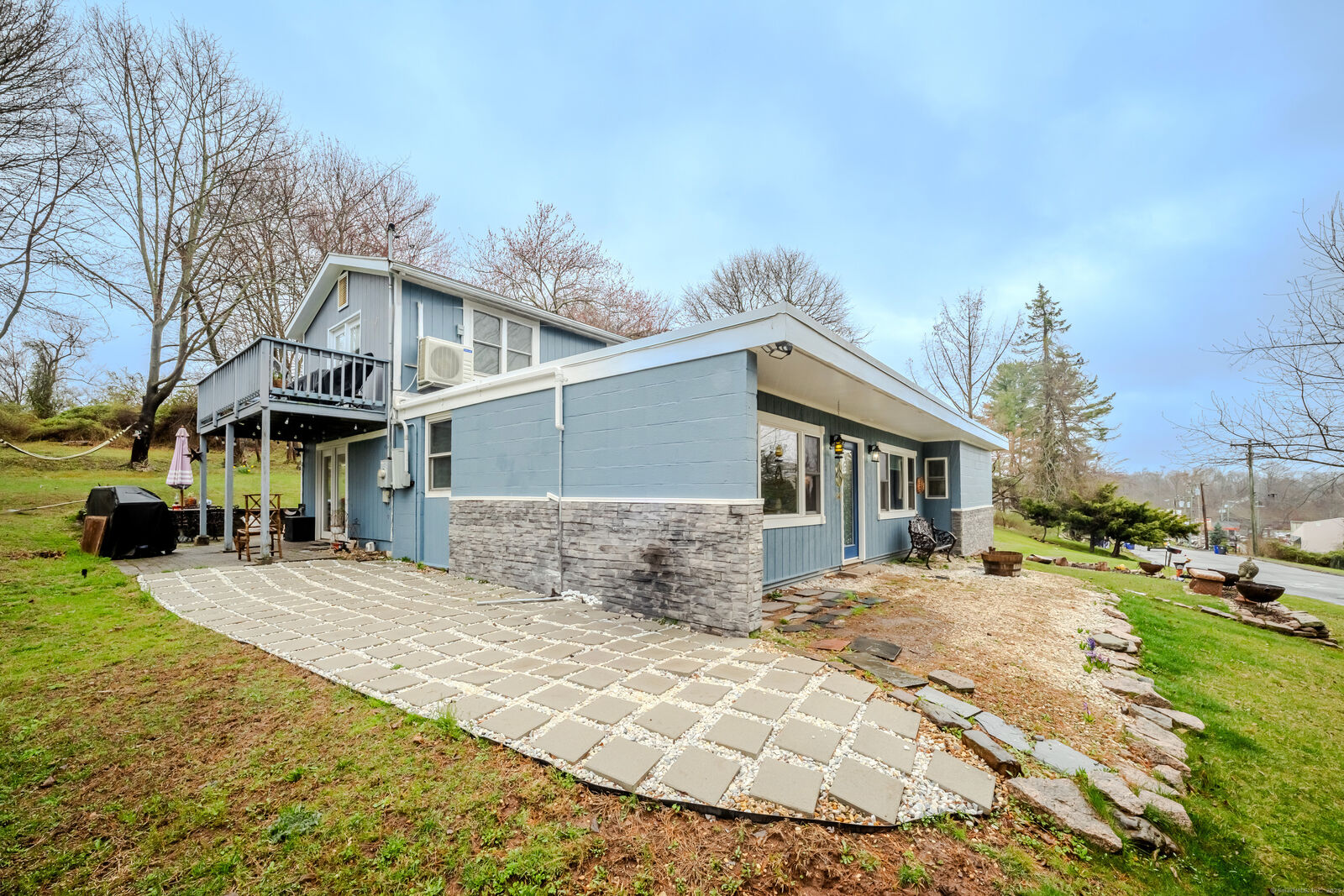 Property Photo:  21 Orchard Hill Road  CT 06405 