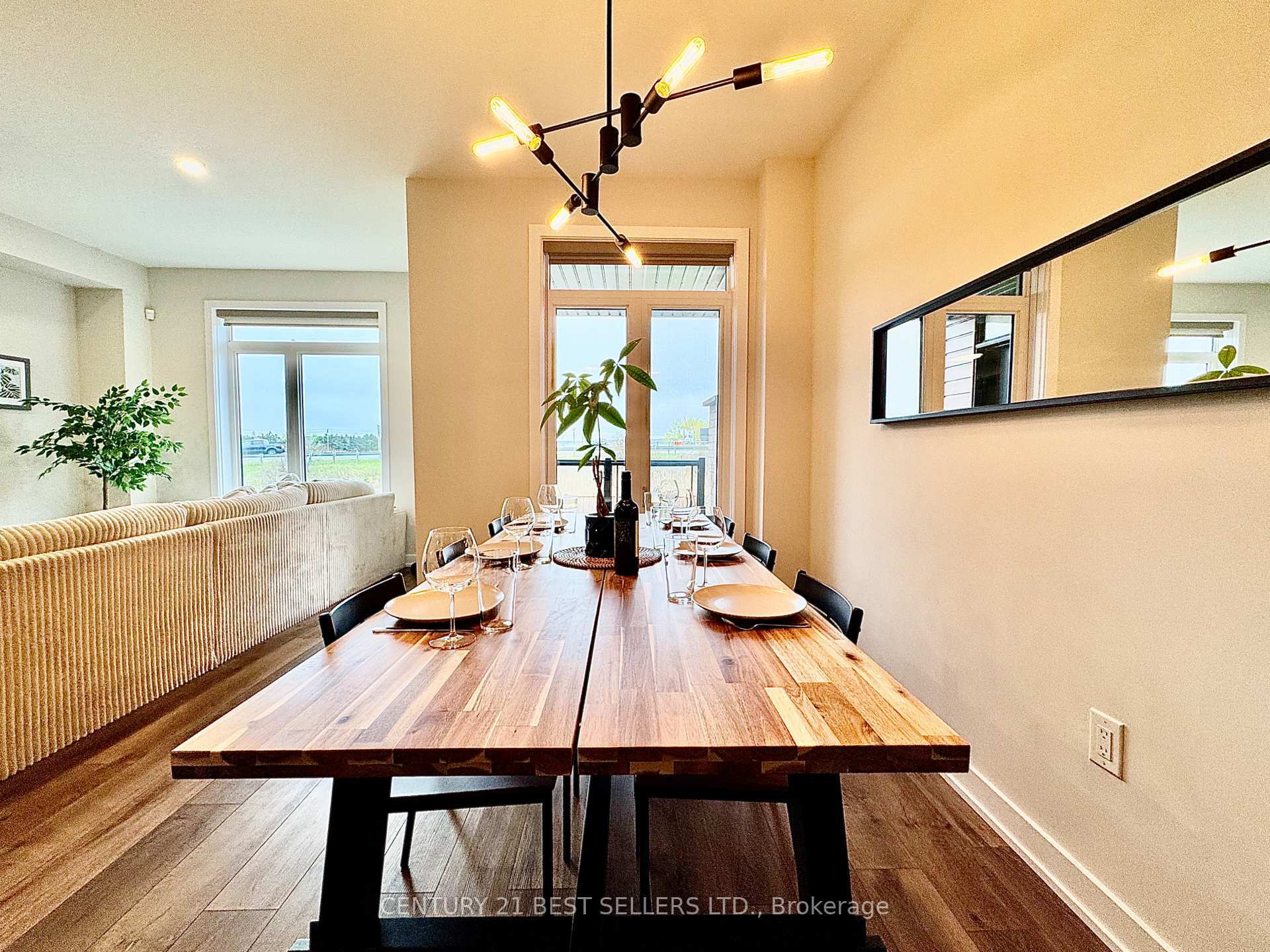 Property Photo: 590 North Service Road 66 ON L8E 0K5