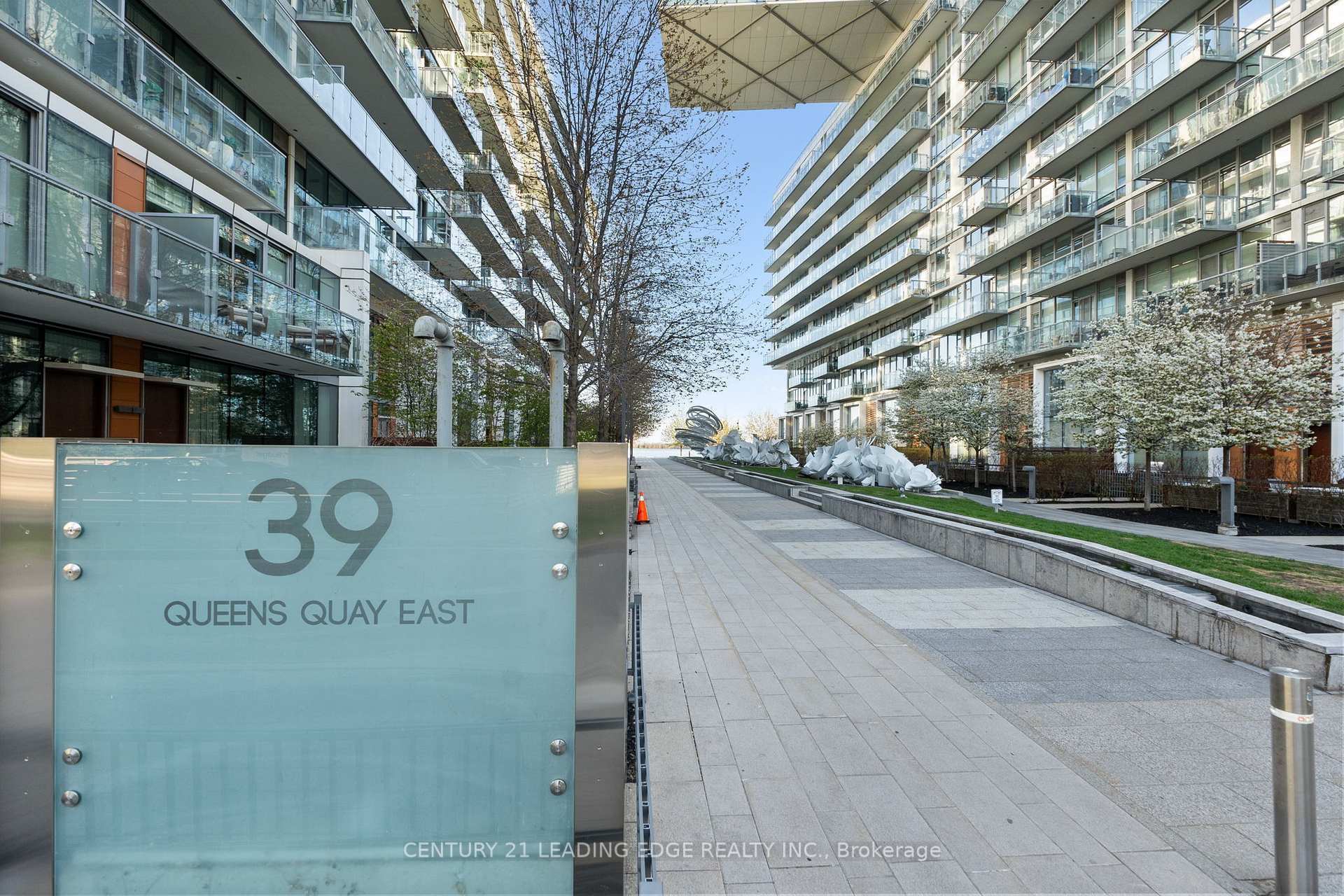 Property Photo: 39 Queens Quay E 828 ON M5E 0A5