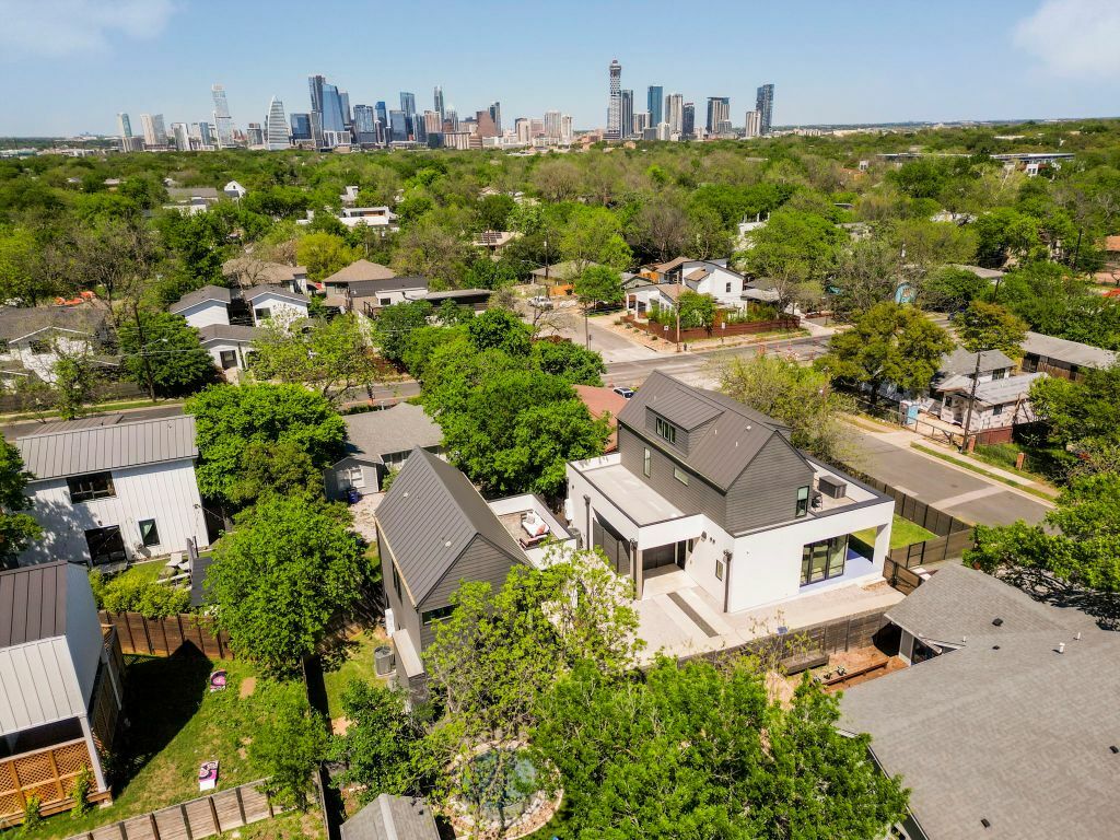 Property Photo: 2402 S 3rd Street TX 78704