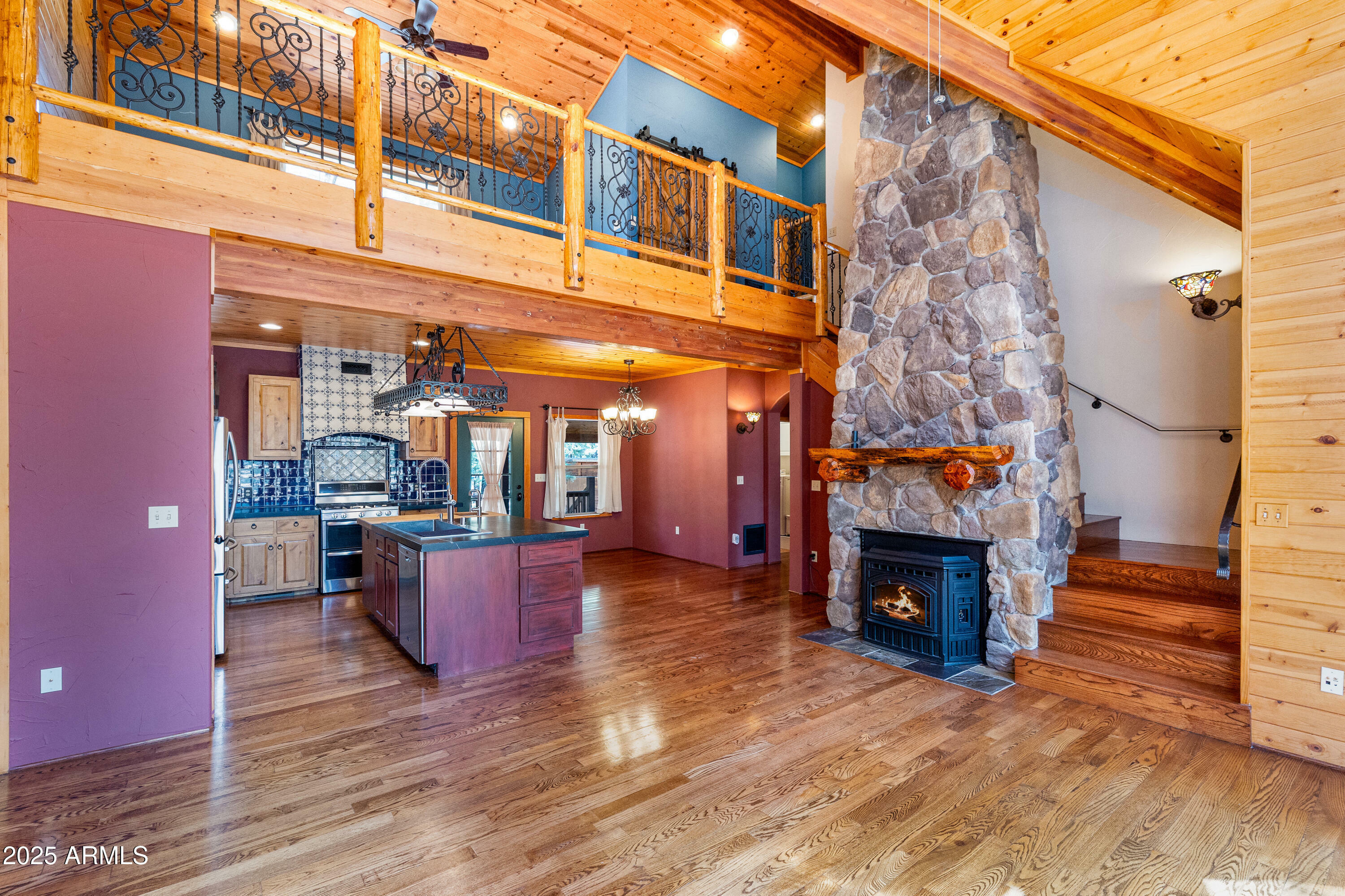 Property Photo: 7891 E Knighthood Lane AZ 86046