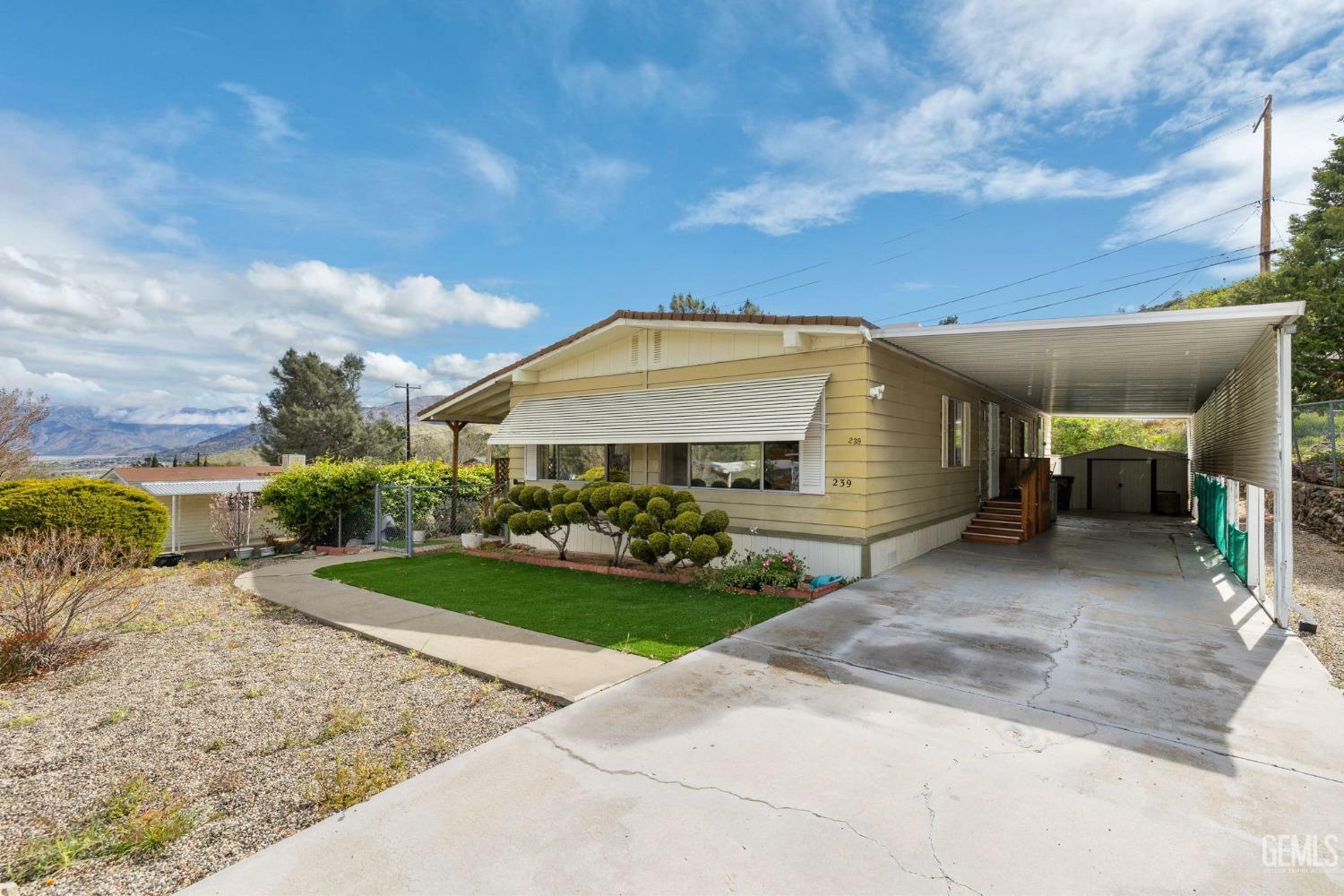 Property Photo: 239 Lake Drive CA 93205