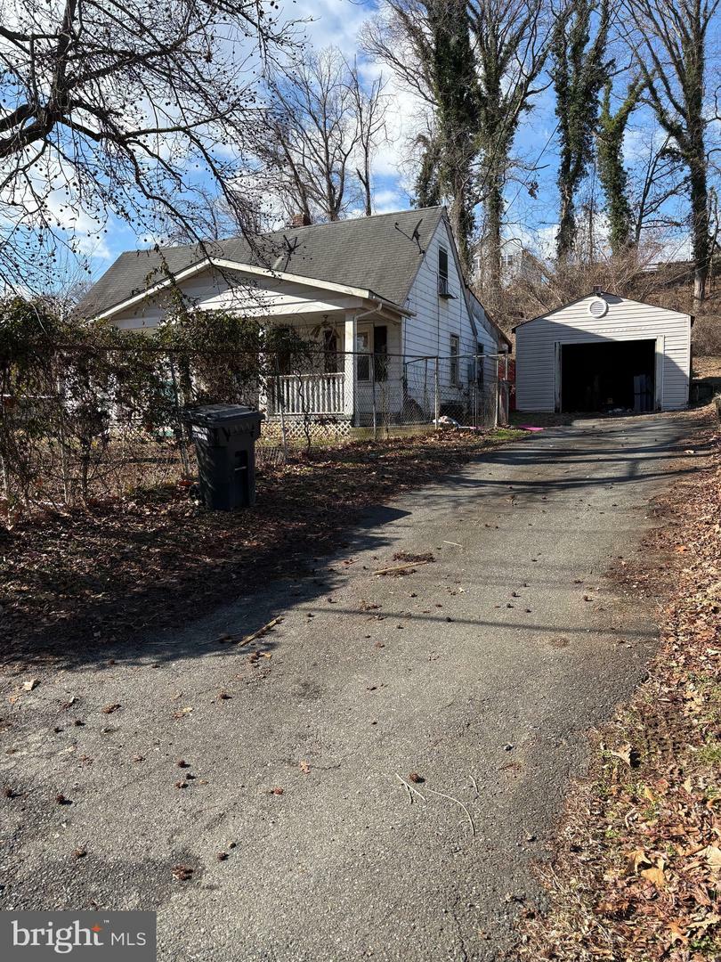 Property Photo: 18516 Old Triangle Road VA 22172