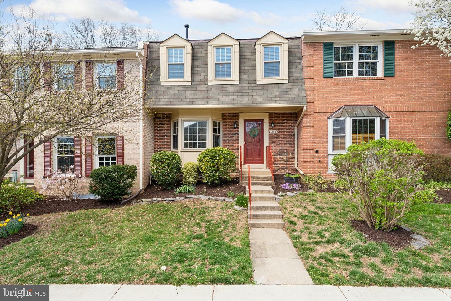 Property Photo: 2765 Carter Farm Court VA 22306