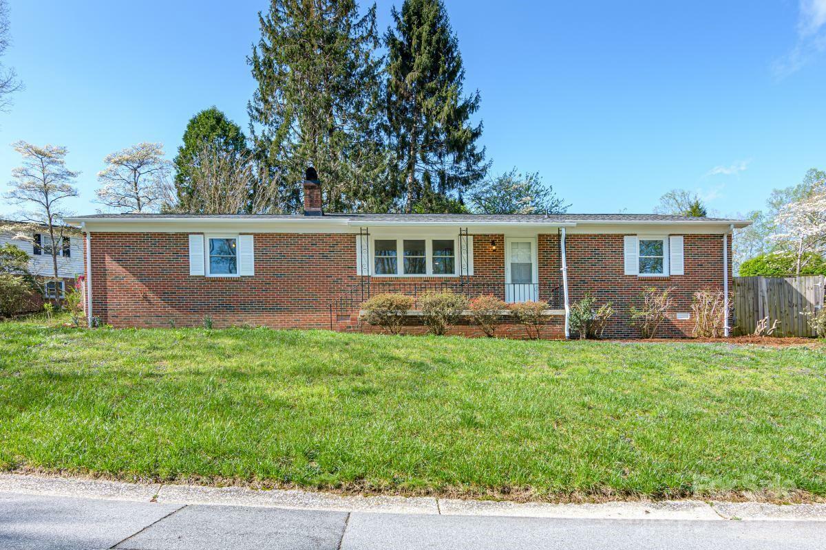 Property Photo: 1207 Pinebrook Circle NC 28739