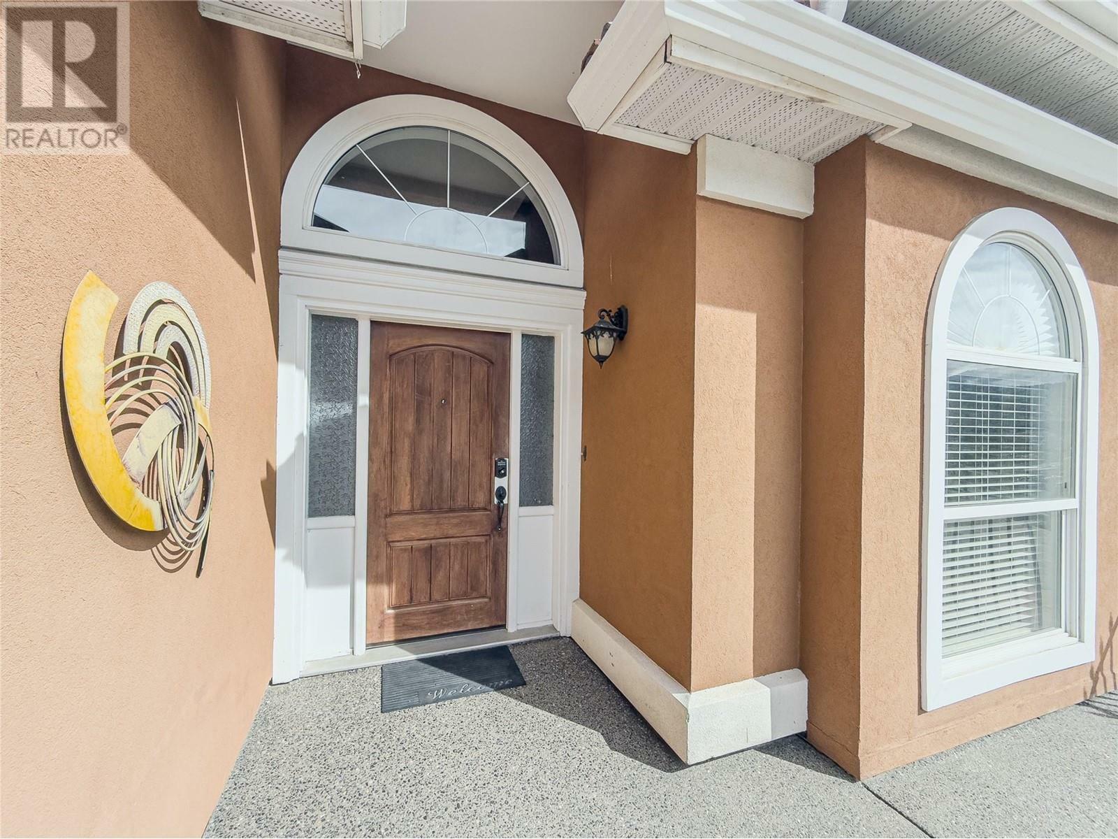 Property Photo: 875 Sahali Terrace 7 BC V2C 6W9