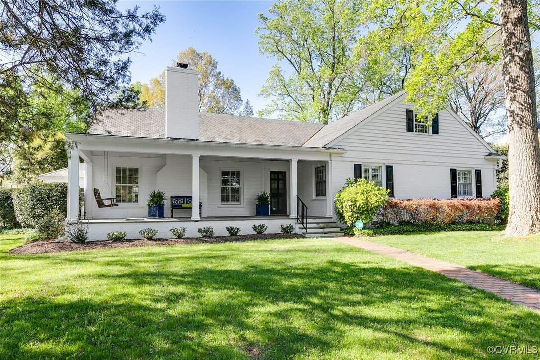 Property Photo: 4201 Oxford Circle VA 23221