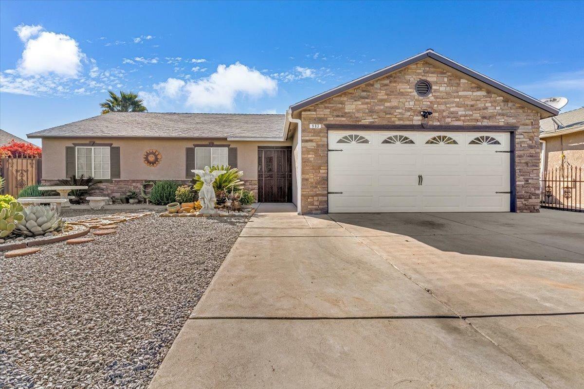 Property Photo: 983 Harrison Avenue CA 93657