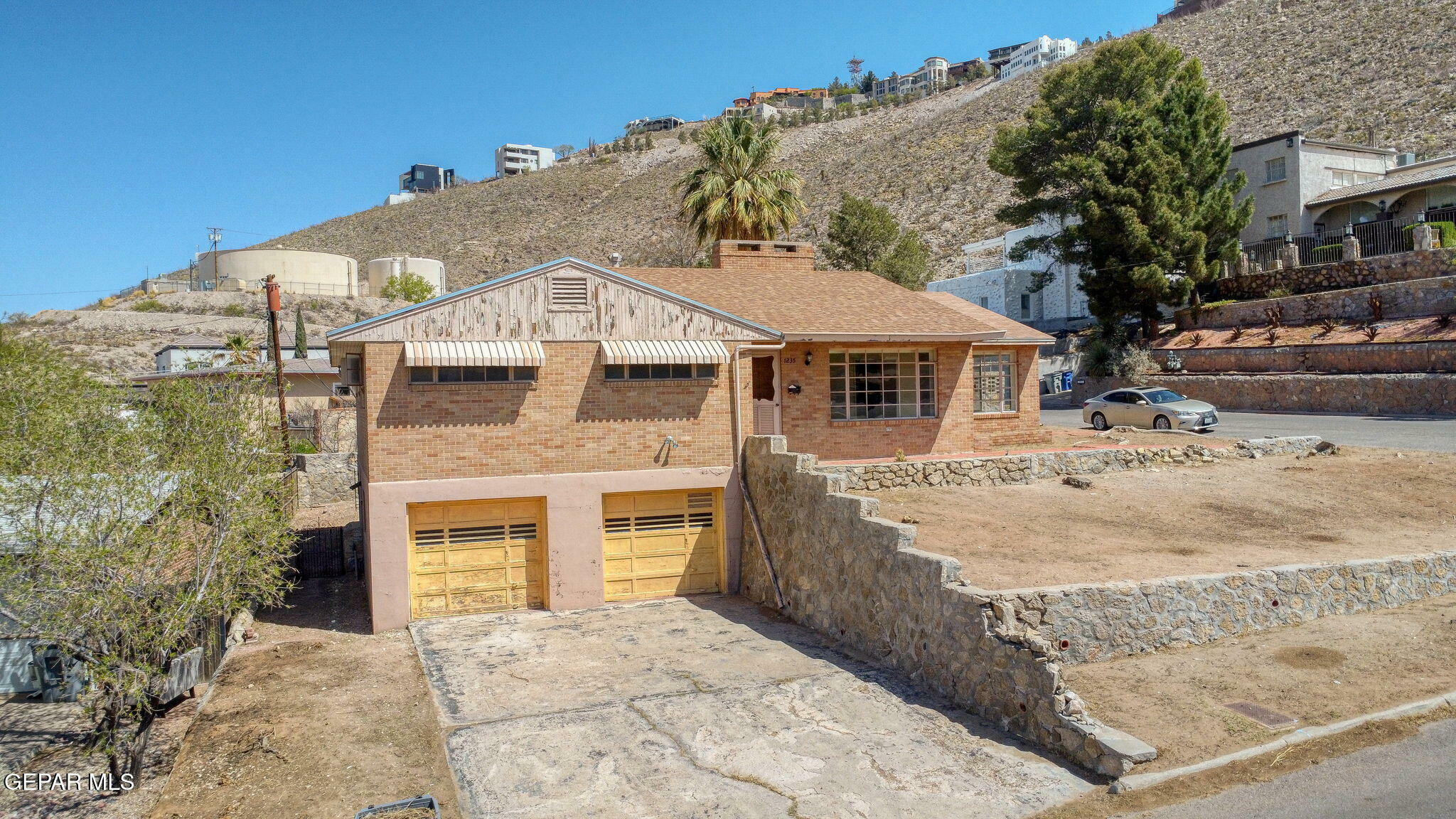 Property Photo: 1235 La Cruz Drive TX 79902