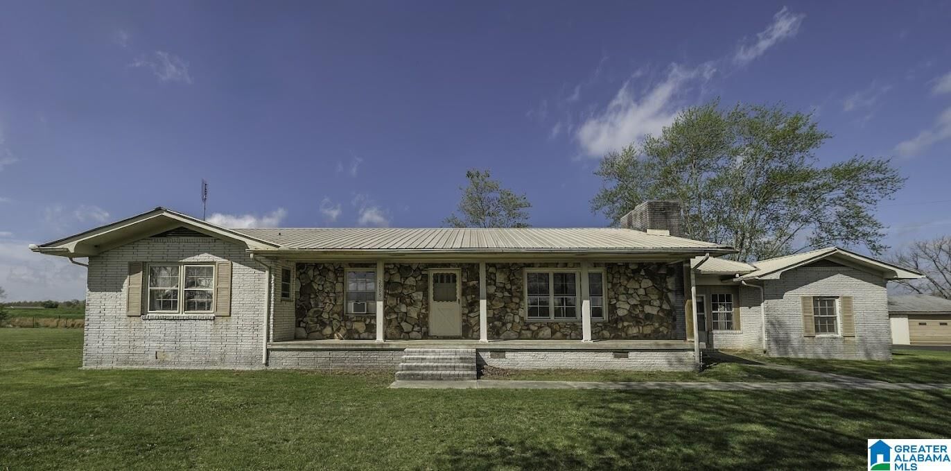 Property Photo: 2095 Campbell Street AL 35971