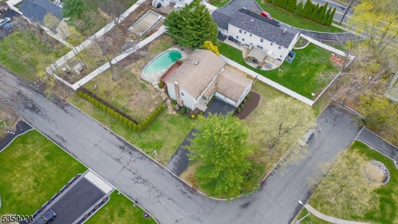 Property Photo: 6 Giegel Ct NJ 07481