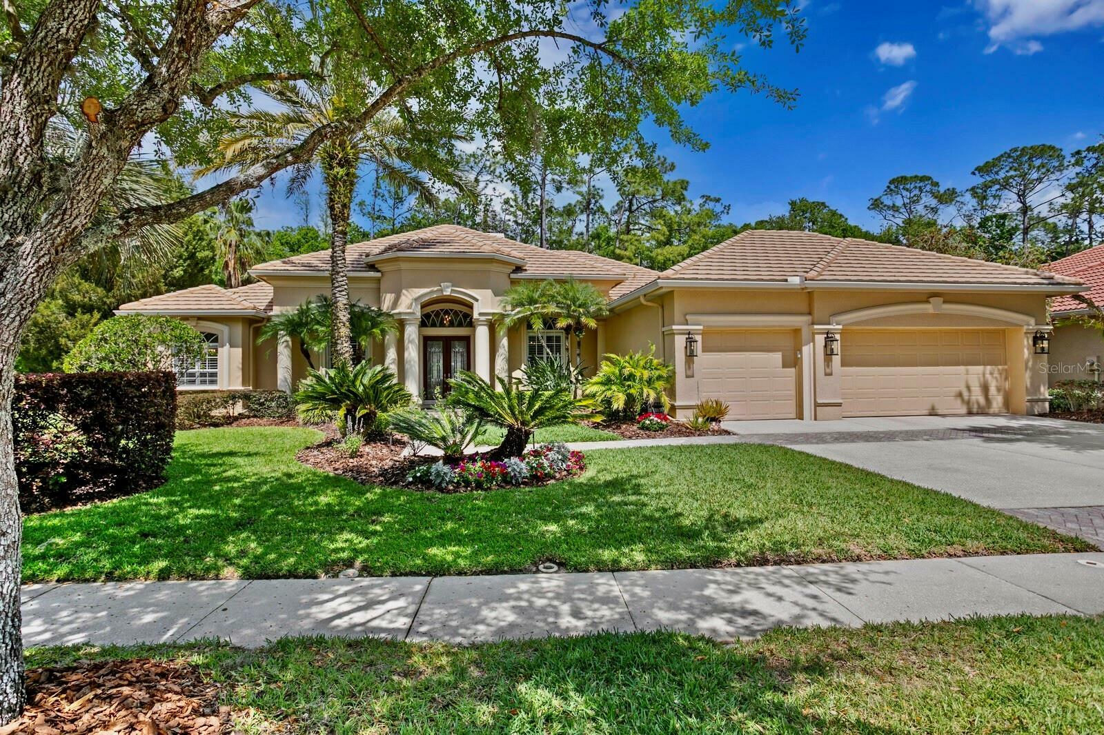 Property Photo: 5004 Waterkey Way FL 33647