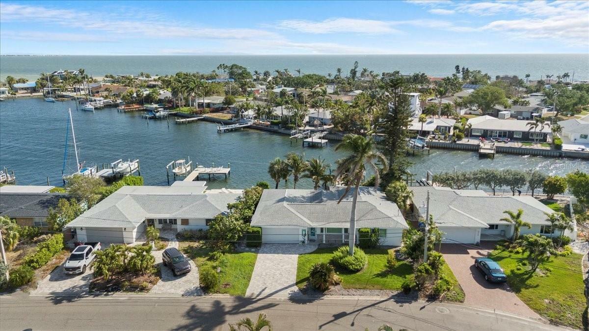 2540 S Shore Drive SE  St Petersburg FL 33705 photo