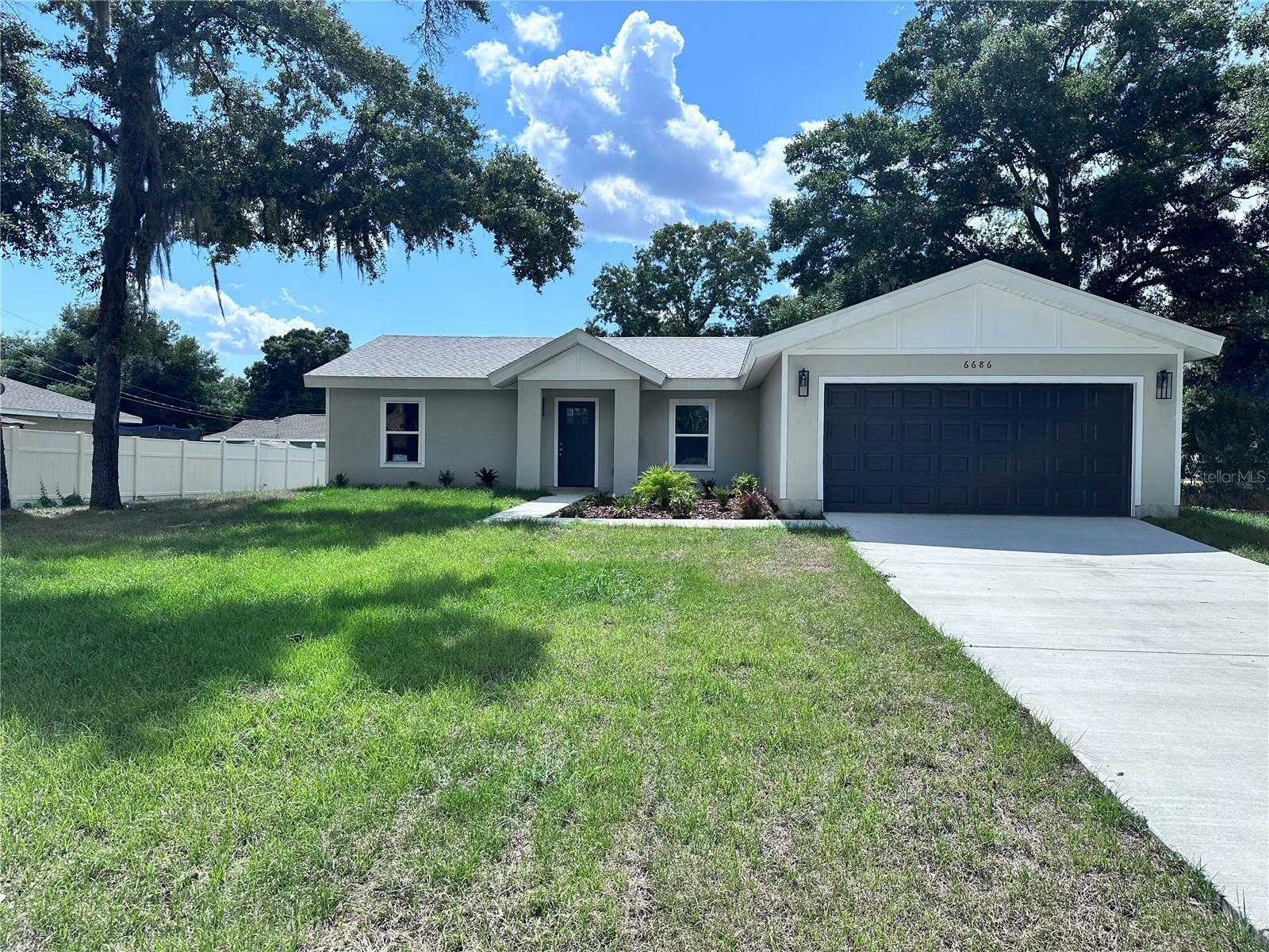 Property Photo: 6686 Hemlock Road FL 34472