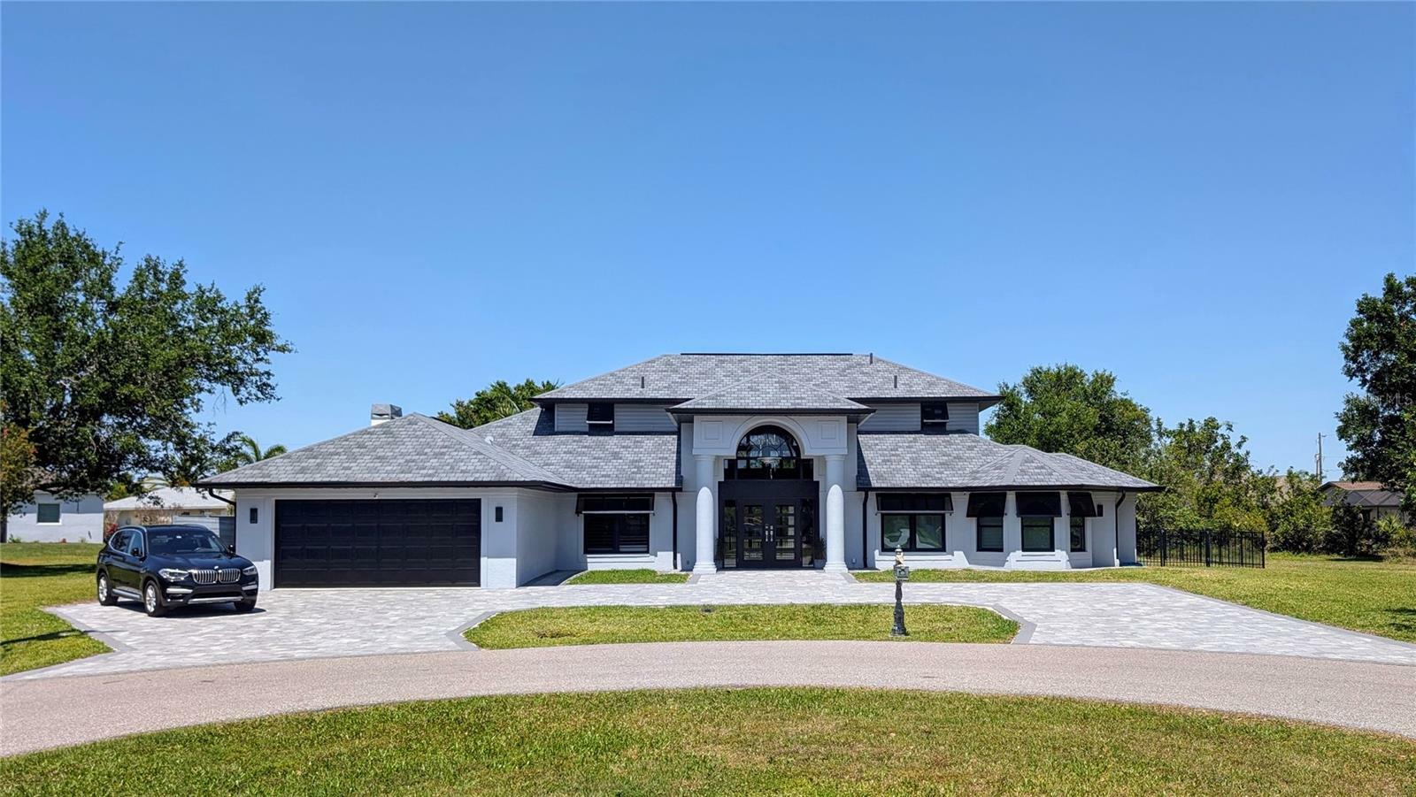 Property Photo: 384 Viedma Street FL 33983