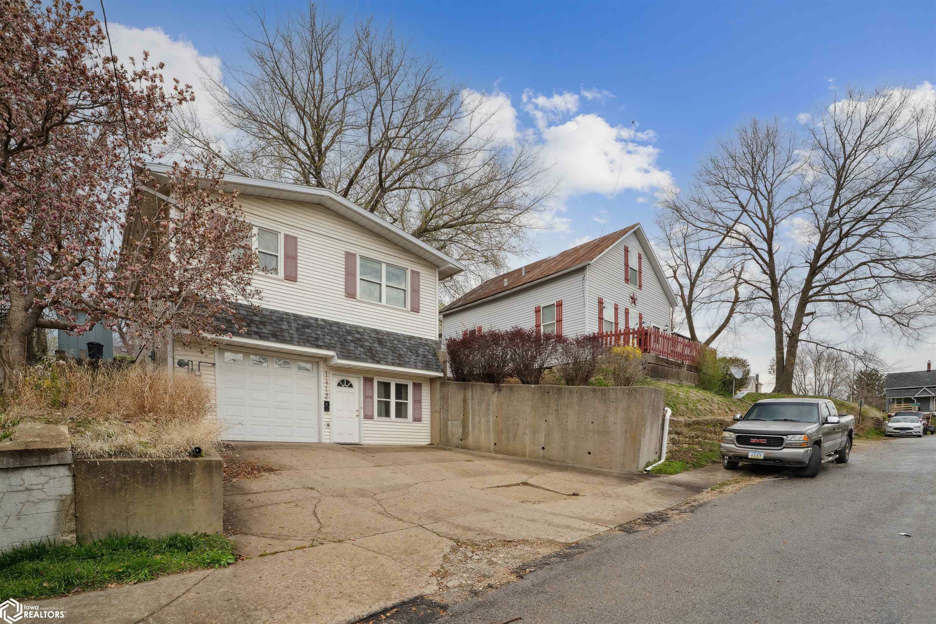 Property Photo: 1412 Iowa Street IA 52601