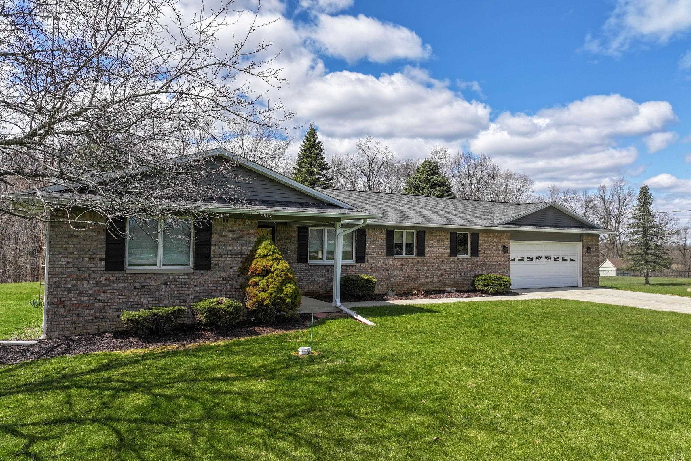 Property Photo: 5802 Pratt Road MI 48446