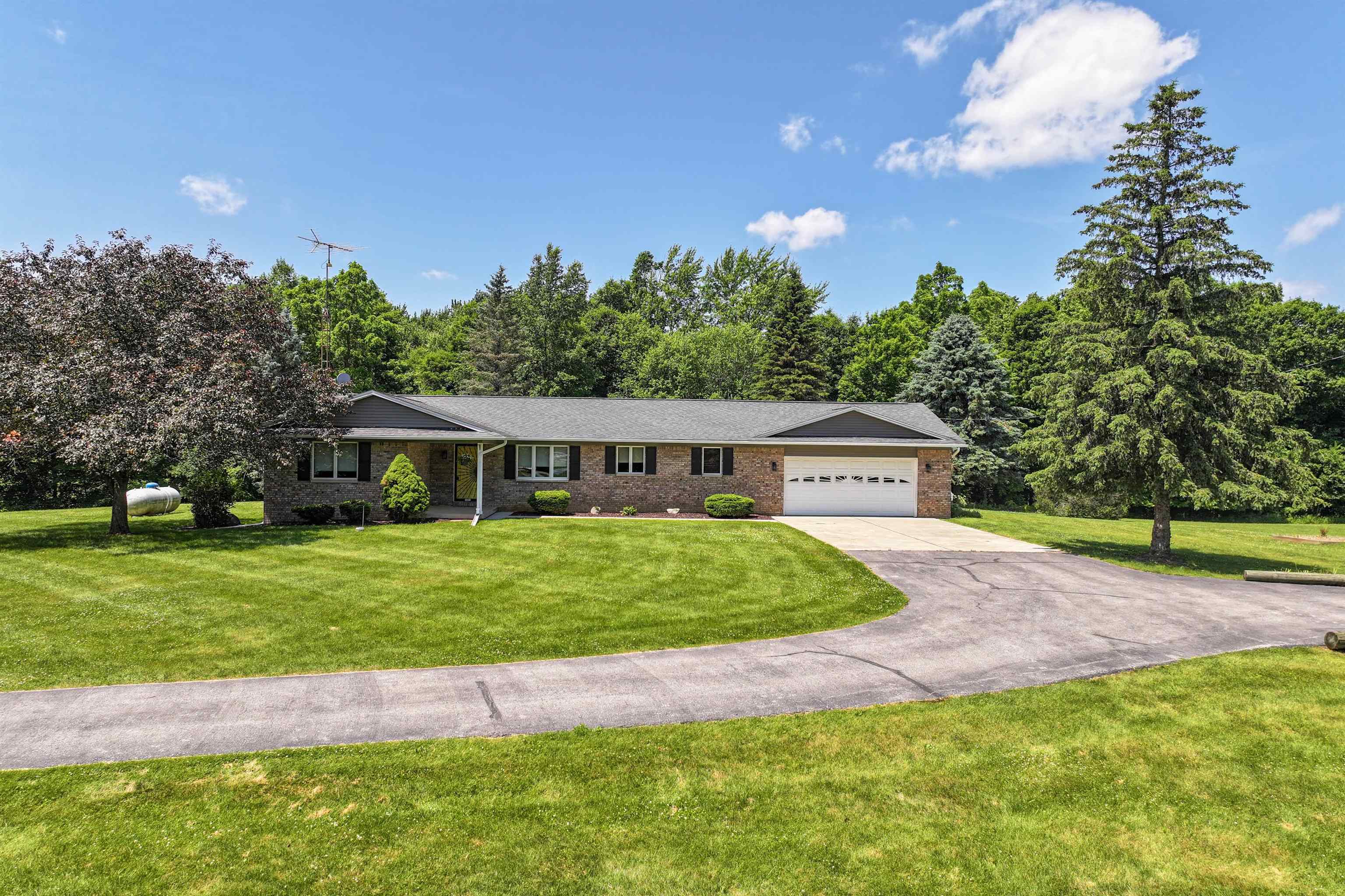 Property Photo: 5802 Pratt Road MI 48446