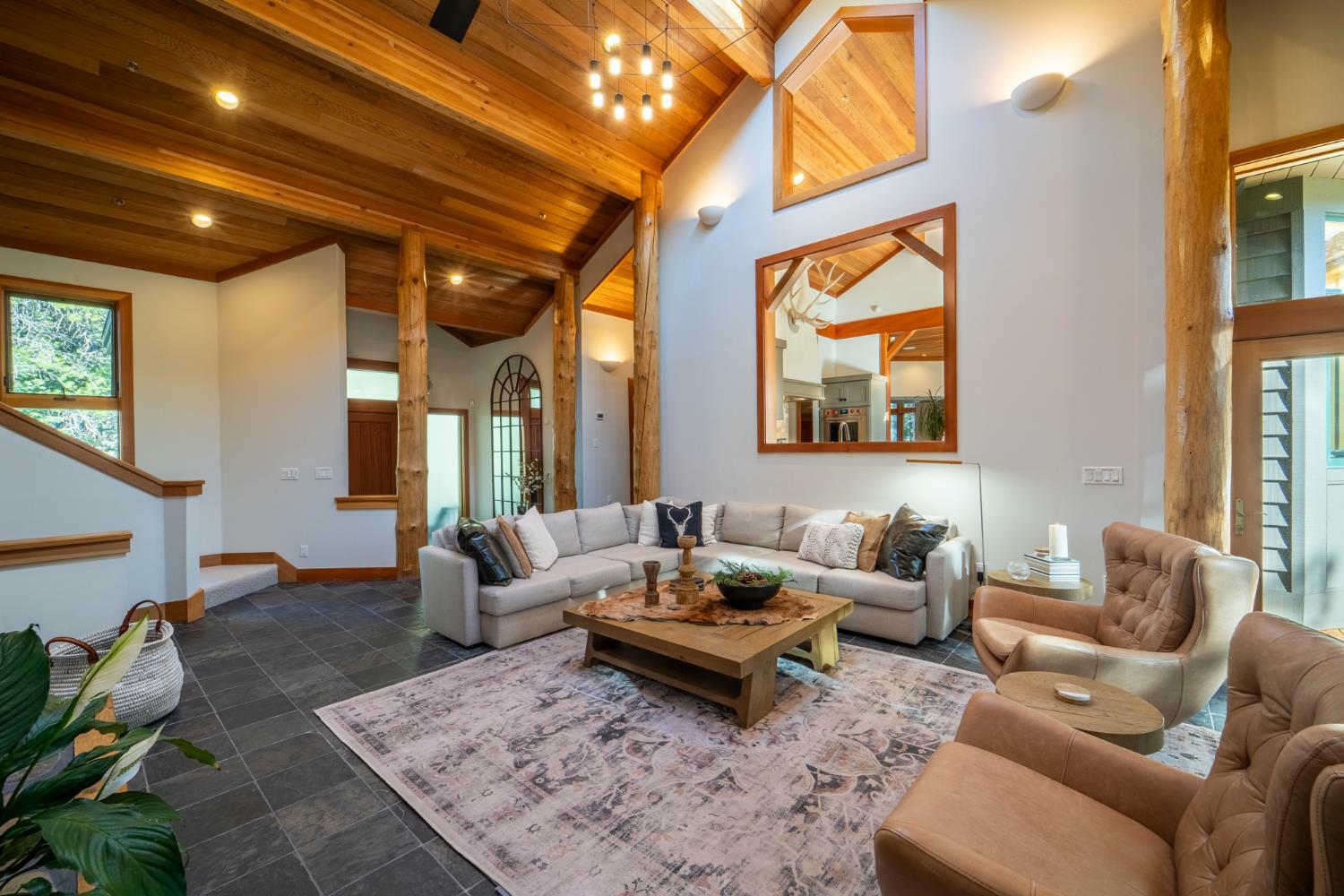 Property Photo: 3058 Mountain Links Way CA 96146